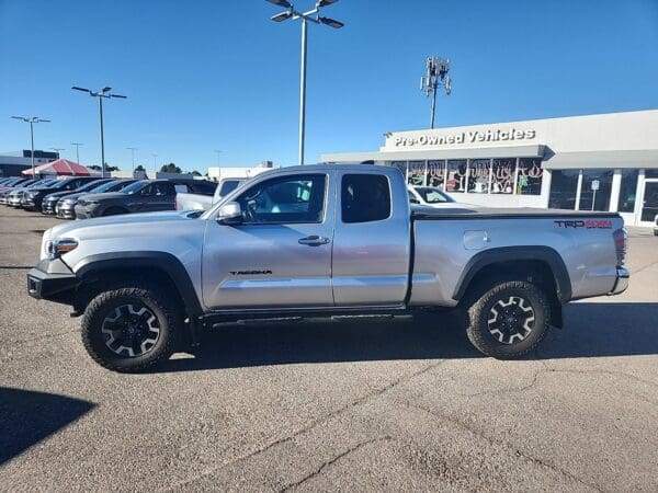 2022 Toyota Tacoma 4WD - Image 2