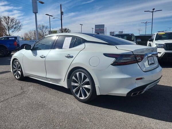 2022 Nissan Maxima - Image 3