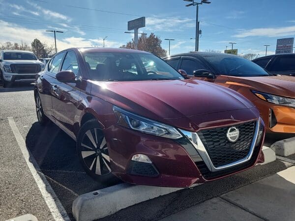 2022 Nissan Altima - Image 2