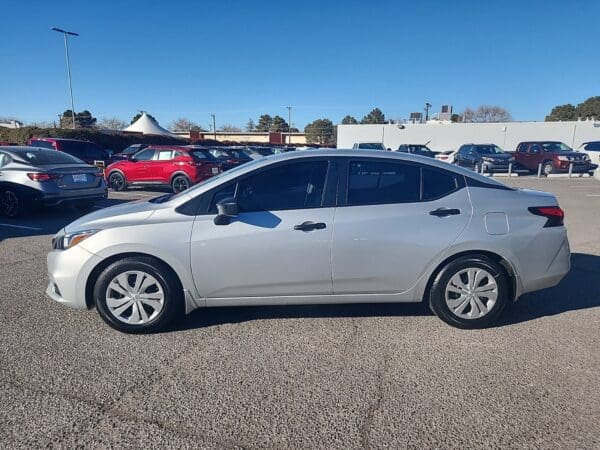 2020 Nissan Versa - Image 2