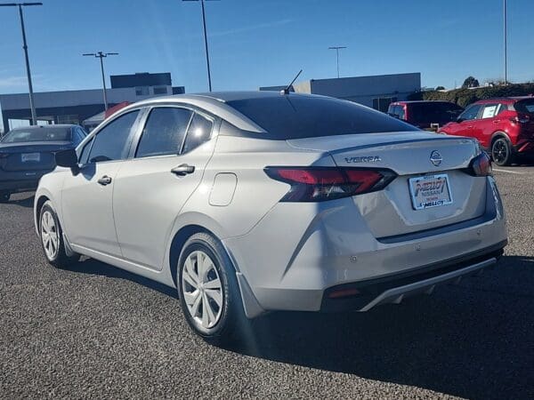 2020 Nissan Versa - Image 3