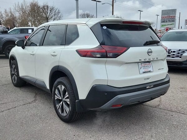 2022 Nissan Rogue - Image 3