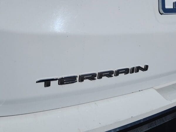 2023 GMC Terrain - Image 19