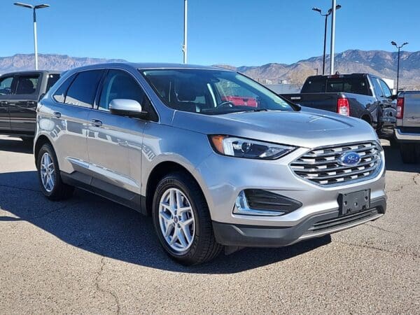 2022 Ford Edge - Image 4