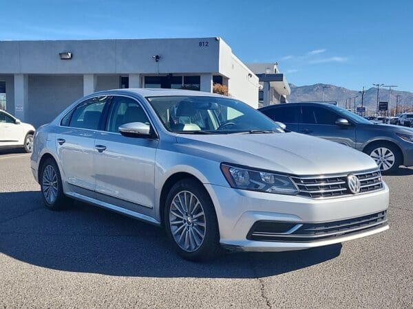 2017 Volkswagen Passat - Image 4