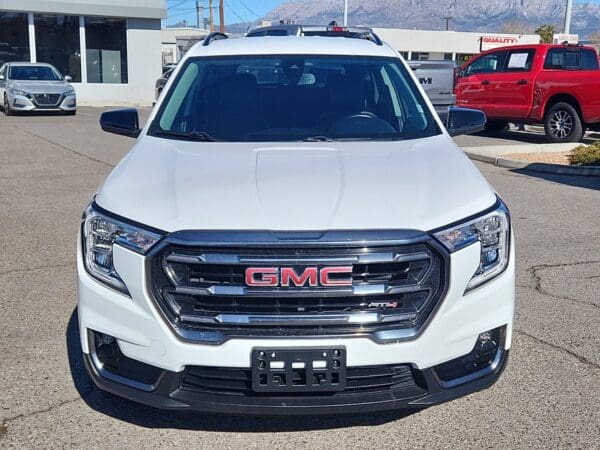 2023 GMC Terrain - Image 5