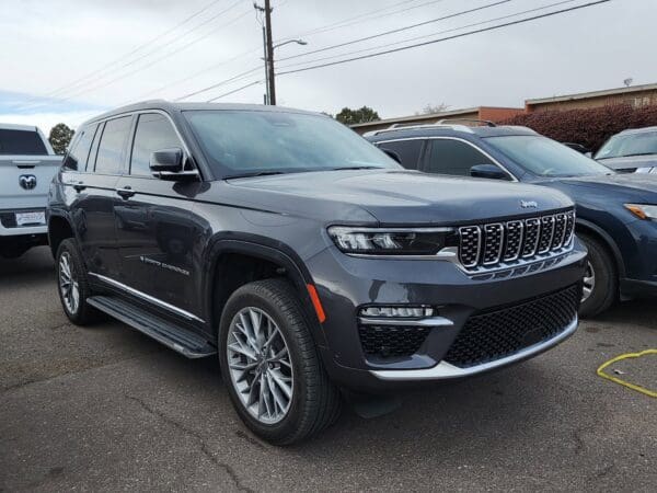 2023 Jeep Grand Cherokee - Image 3