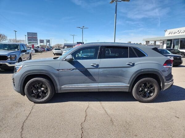 2024 Volkswagen Atlas Cross Sport - Image 2