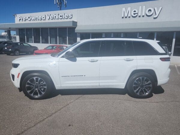 2022 Jeep Grand Cherokee 4xe - Image 2