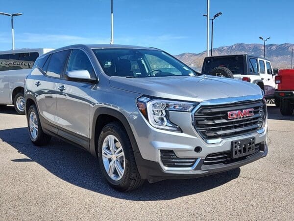 2024 GMC Terrain - Image 4