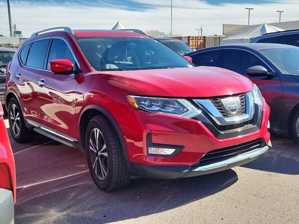 2017 Nissan Rogue - Image 3