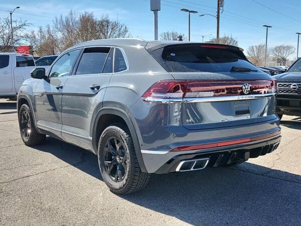 2024 Volkswagen Atlas Cross Sport - Image 3