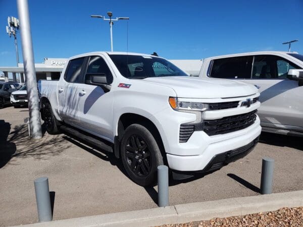 2023 Chevrolet Silverado 1500 - Image 3