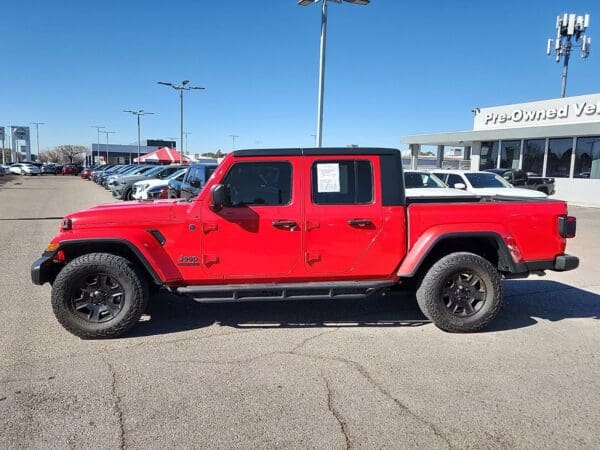 2021 Jeep Gladiator - Image 2