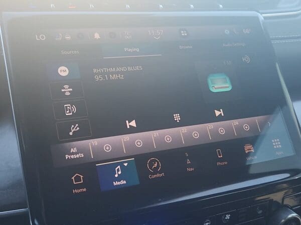 2022 Jeep Grand Cherokee 4xe - Image 11