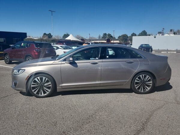 2020 Lincoln MKZ - Image 2