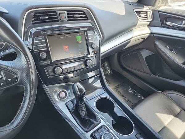 2022 Nissan Maxima - Image 9