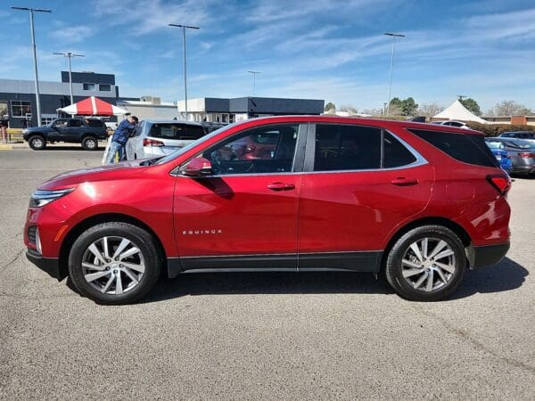 2023 Chevrolet Equinox - Image 2