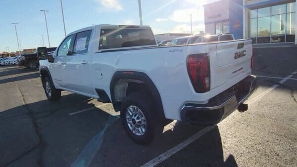 2023 GMC Sierra 2500HD - Image 6