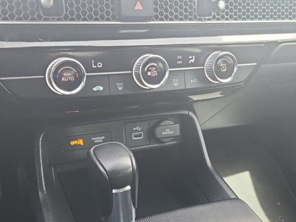 2023 Honda Civic Sedan - Image 13
