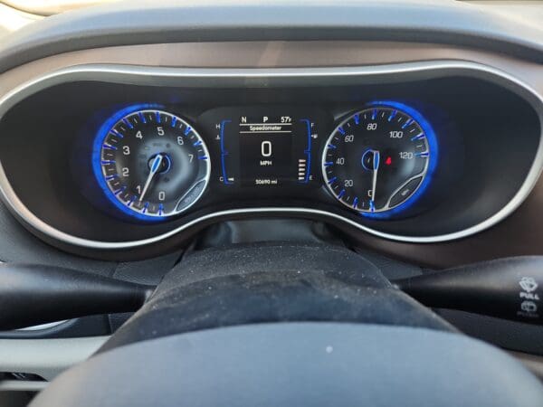 2022 Chrysler Voyager - Image 8
