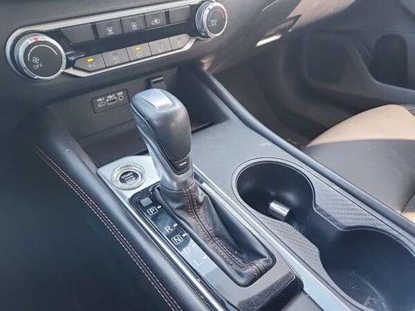 2022 Nissan Altima - Image 10
