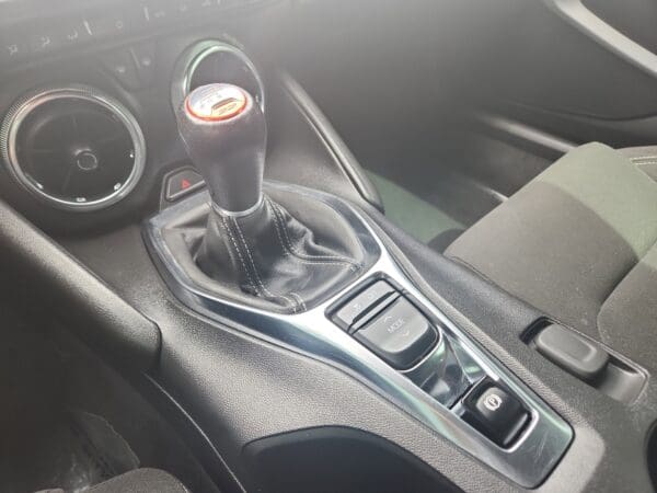 2019 Chevrolet Camaro - Image 11