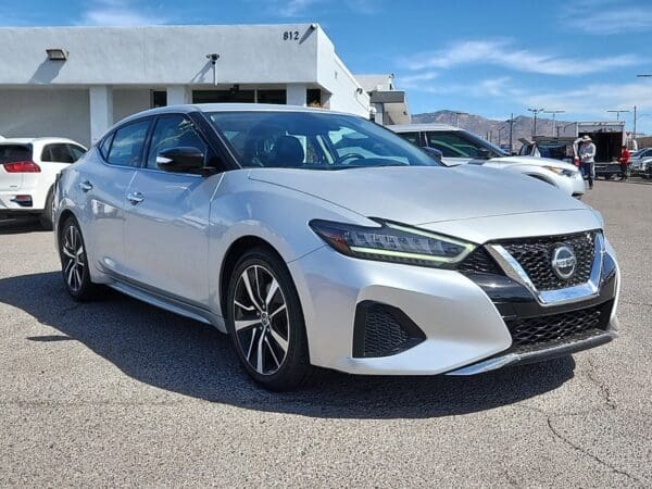 2022 Nissan Maxima - Image 4