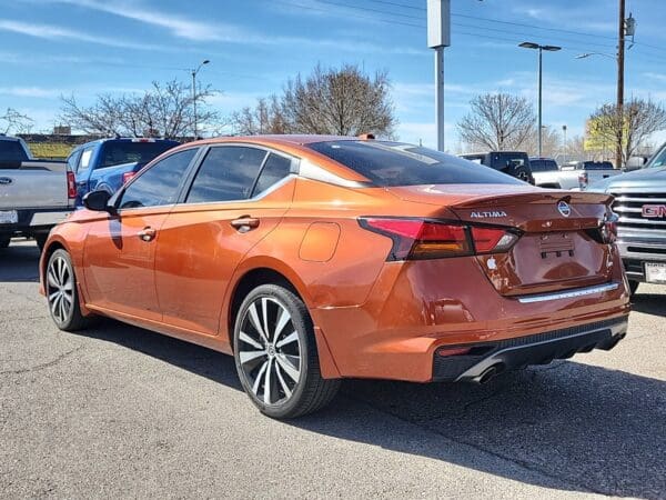 2022 Nissan Altima - Image 3