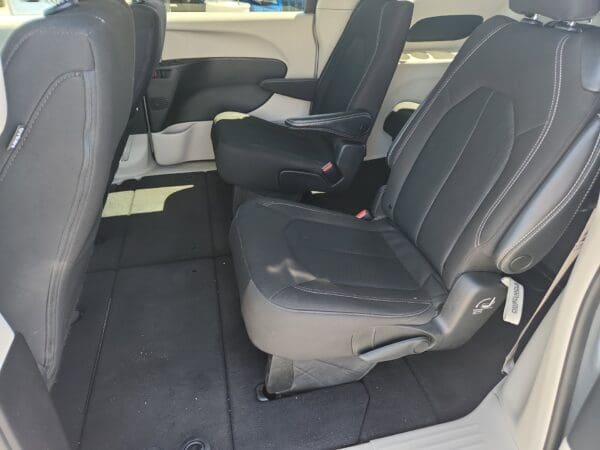 2022 Chrysler Voyager - Image 14