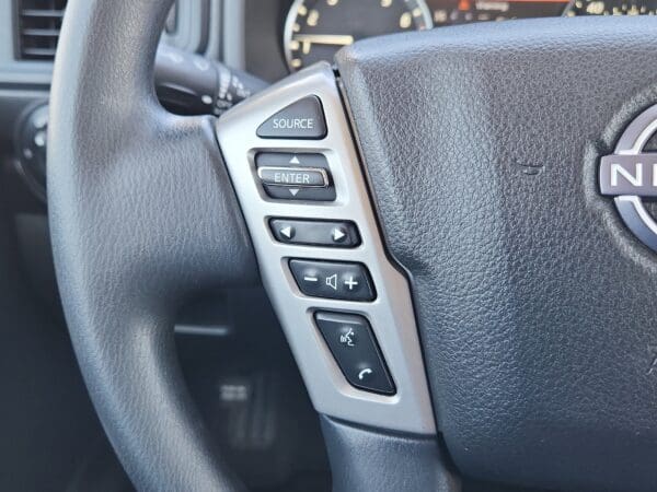 2023 Nissan Titan - Image 6