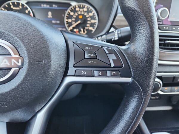 2023 Nissan Altima - Image 7