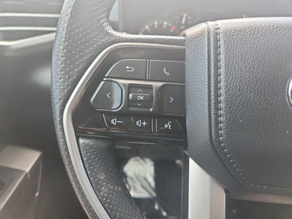 2022 Toyota Tundra 4WD - Image 6