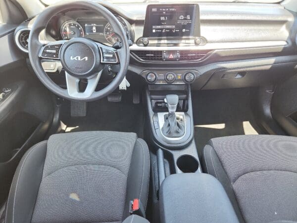 2024 Kia Forte - Image 17