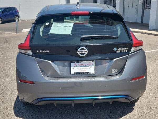 2021 Nissan LEAF - Image 18