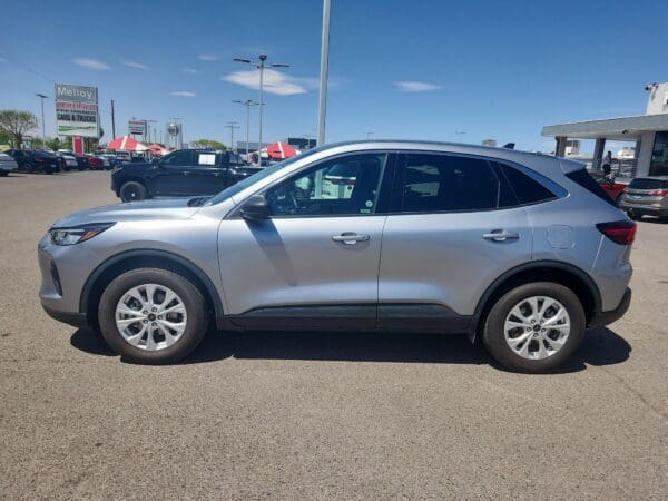 2023 Ford Escape - Image 2