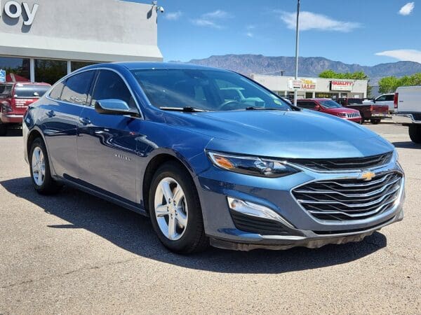 2024 Chevrolet Malibu - Image 4