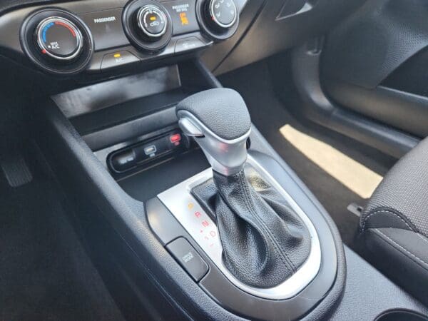 2024 Kia Forte - Image 10