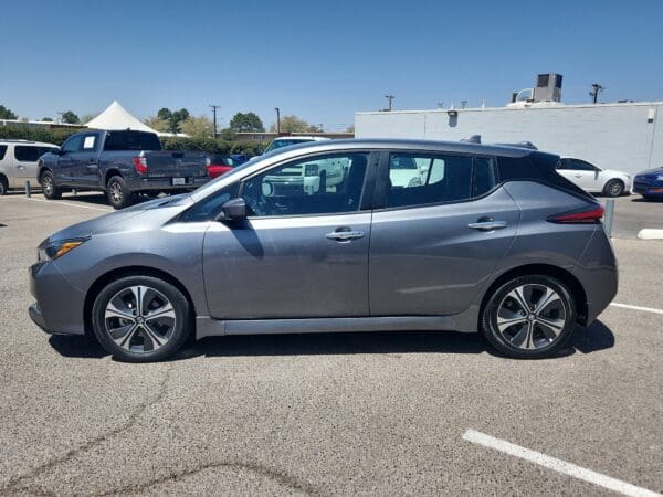 2021 Nissan LEAF - Image 2