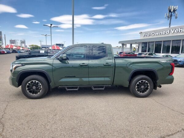 2022 Toyota Tundra 4WD - Image 2