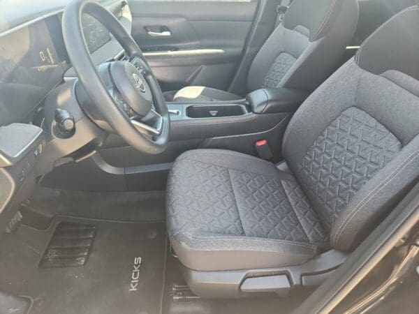 2025 Nissan Kicks - Image 15