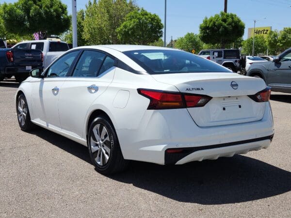 2024 Nissan Altima - Image 3
