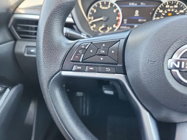 2023 Nissan Altima - Image 6