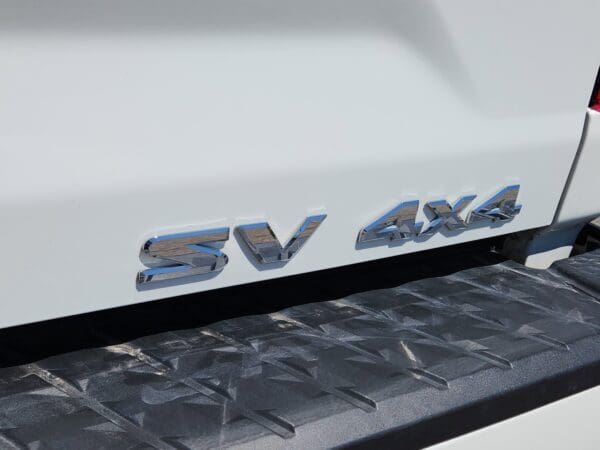 2023 Nissan Titan - Image 18