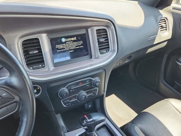 2022 Dodge Charger - Image 9