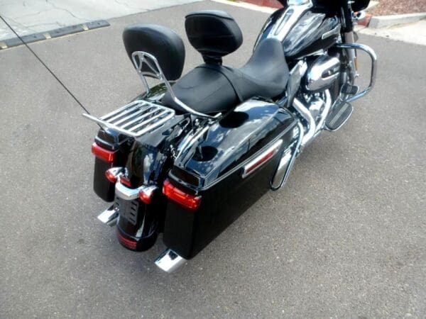 2022 Harley-Davidson FLHX - Image 4