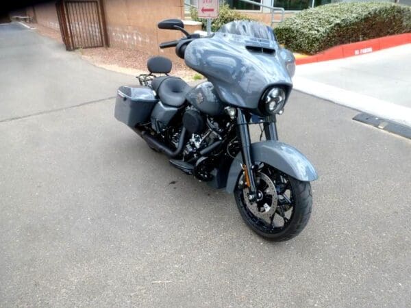 2022 Harley-Davidson FLHX - Image 7