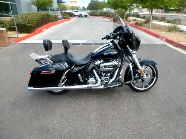 2022 Harley-Davidson FLHX - Image 9
