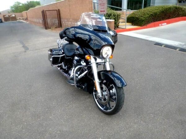 2022 Harley-Davidson FLHX - Image 11