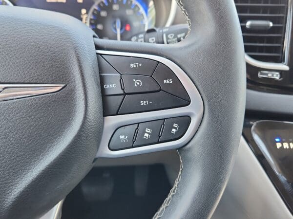 2022 Chrysler Pacifica - Image 7